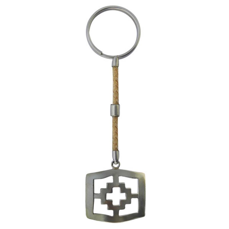 Llavero De Cuero Crudo Trenzado Con Detalles y Dije En Alpaca