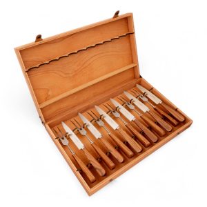 Juego De Cubiertos Madera Linea Fina 12 Piezas En Caja De Madera Cedro Lustrado, Estilo POSTAL PORTENA