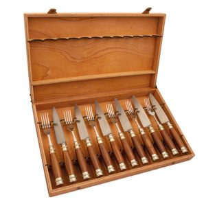 Juego De Cubiertos Linea Fina Madera Con Alpaca 2 Virolas Soaje Labrada 12 Piezas En Caja De Madera Cedro Lustrado, Pampeana