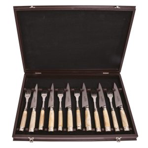 Juego de Tenedores y Cuchillos