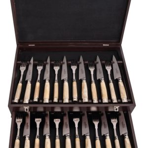 Juego de Tenedores y Cuchillos